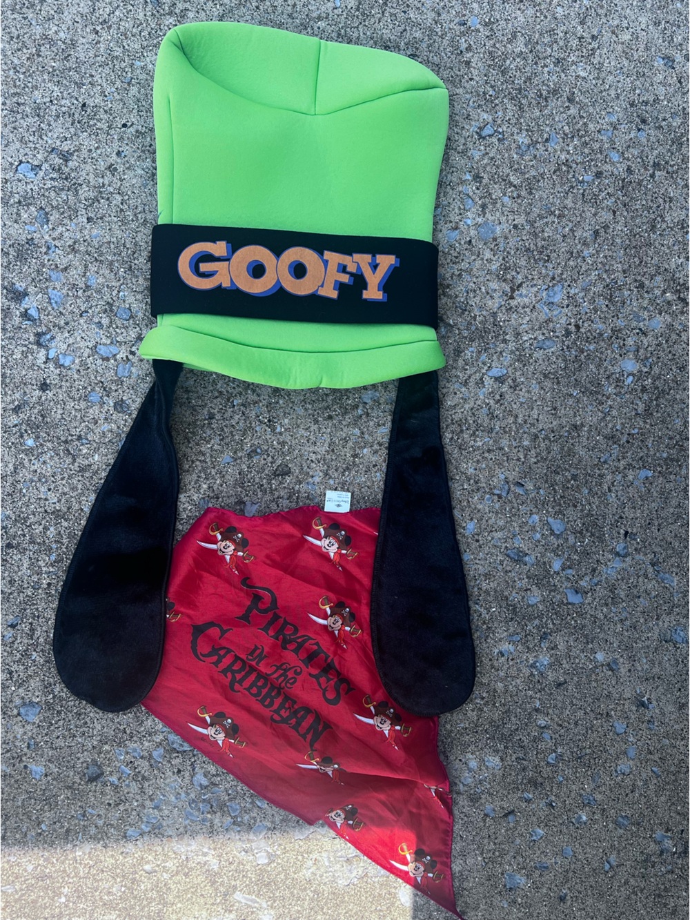 GOOFY Neon Green hat Disney scarf pirates of the Caribbean Mickey set